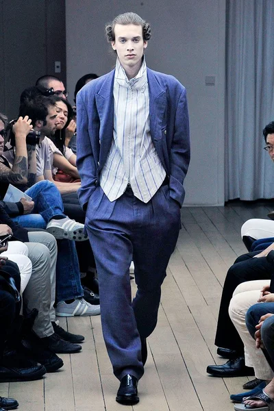 Look 19